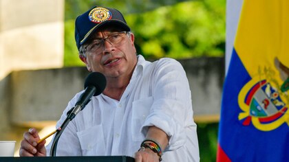 Presidente Petro prepara viaje a Panamá para recuperar cuerpos de combatientes liberales
