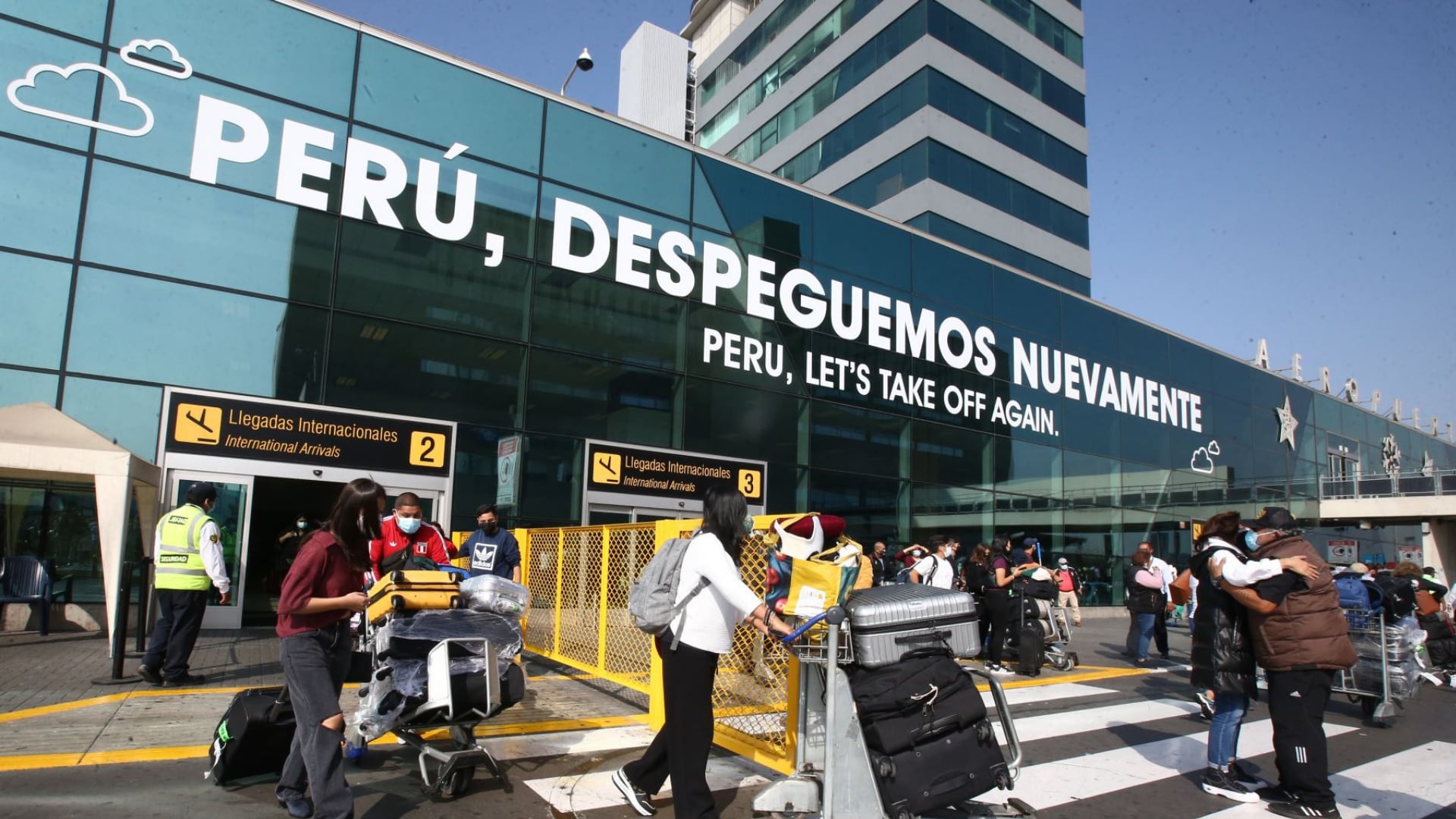 La antigua terminal del Aeropuerto Jorge Chávez no es olvidada, y podría regresar también como centro comercial. - Crédito Andina
