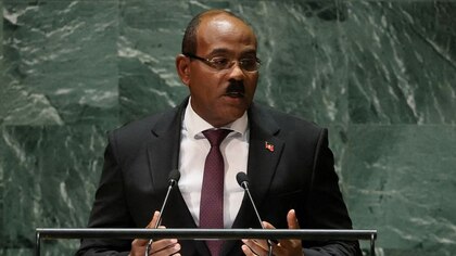 Un líder caribeño denunció las promesas “vacías” sobre el clima en cumbre de las islas pequeñas