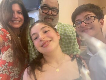 Elbita Marcovecchio y sus hijos,