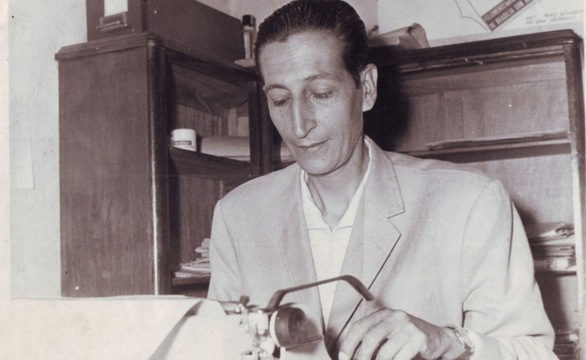 Dramaturgo, poeta y periodista, Sebastián Salazar Bondy nació en Lima el 4 de febrero de 1924 y dejó una huella duradera en las letras. (Andina)