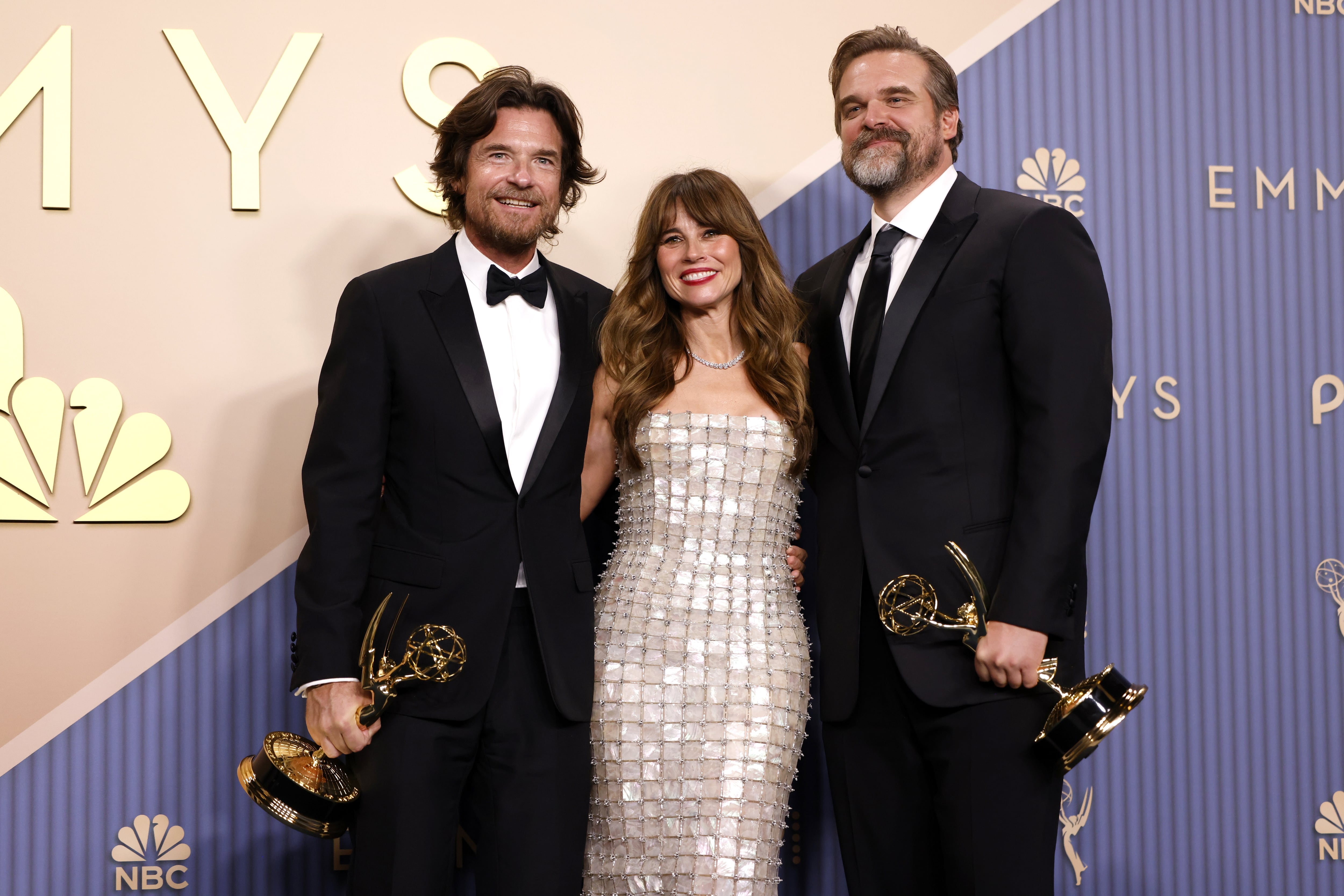 Miembros de la serie 'DTF St. Louis' en la ceremonia de los Premios Emmy (EFE/EPA/JILL CONNELLY)