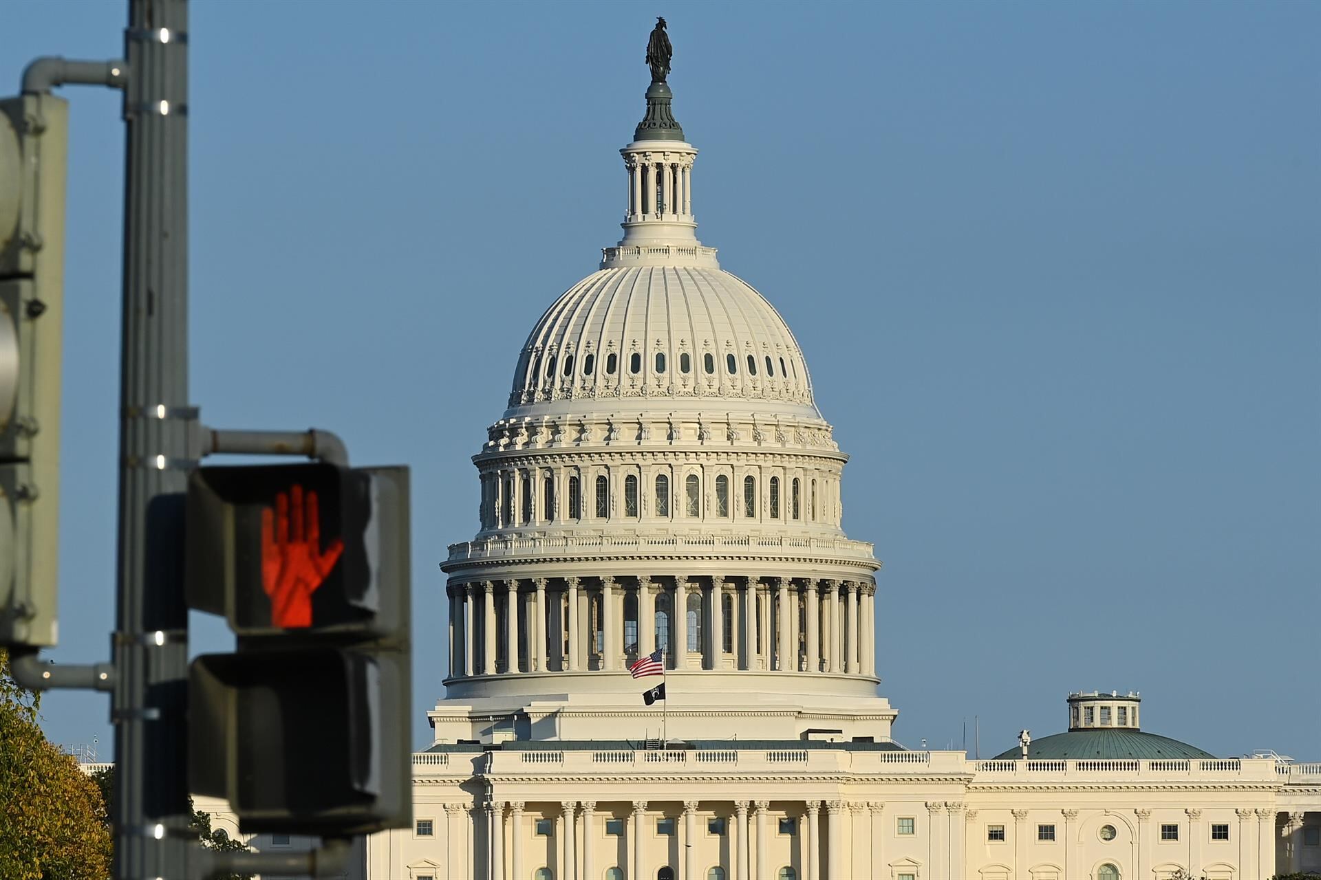 El Senado de EEUU rechaza por 12ª vez la ley que acabaría con el 2º cierre gubernamental más largo de la historia