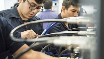 Empresas peruanas requieren técnicos en