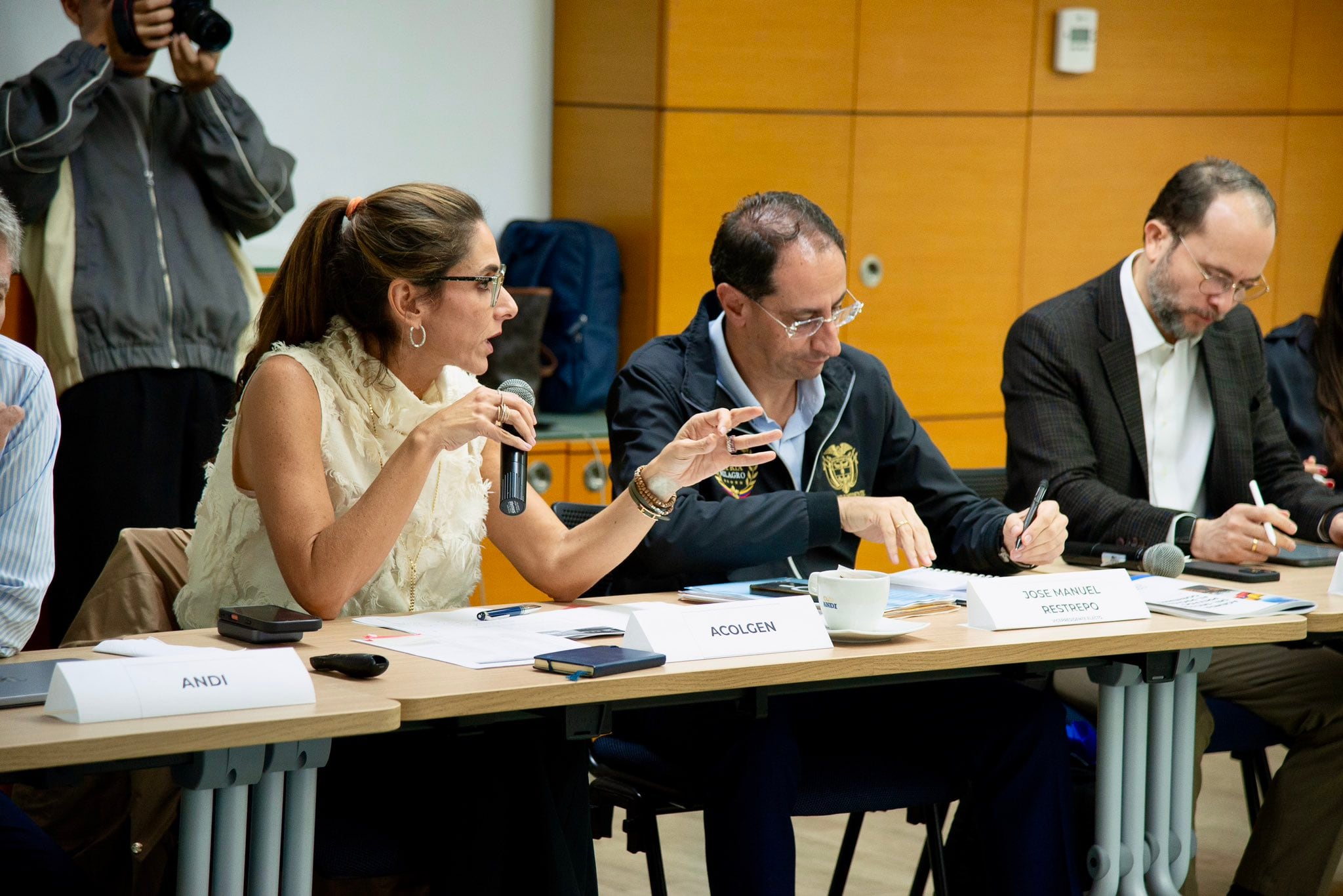 Consejo Gremial respalda directiva sobre consulta previa y pide equilibrio