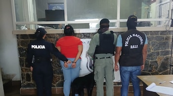 Mujer fue aprehendida mientras intentaba ingresar presunta sustancia ilícita, oculta en sus partes íntimas, al Centro Penitenciario de Las Tablas, en la provincia de Los Santos. (PN)