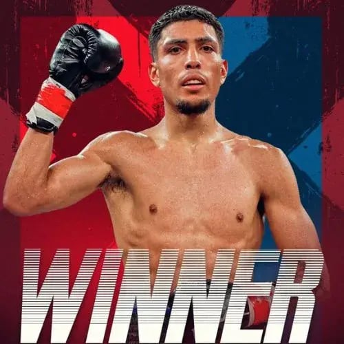 Joshua Antón obtuvo el título continental superwelter del CMB al derrotar por nocaut técnico al uzbeko Kudratillo Abdukakhorov, manteniendo su récord invicto. (Cortesía: Redes sociales)