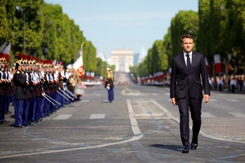 Día de la Bastilla en la avenida de los Campos Elíseos en París, Francia, el 14 de julio de 2022. REUTERS/Sarah Meyssonnier/Pool