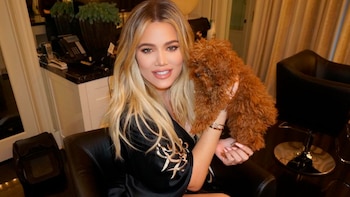 Durante su pódcast, Khloé Kardashian también recordó el miedo que sintió tras su arresto por DUI en 2007. (khloekardashian)