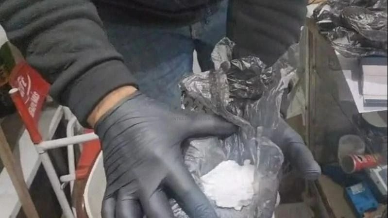 Parte de la droga que los agentes encontraron en los procedimientos (Gentileza: 0223)
