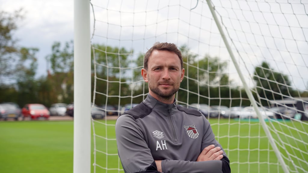 Alex Hughes trabajaba como jefe de captación de jugadores en el Grimsby Town de Inglaterra. Falleció a los 38 años (gtfc.co.uk/)