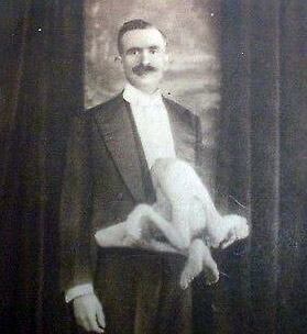 Isaac Sprague formó parte de un grupo de personas que exhibían sus cuerpos por dinero en circos ambulantes