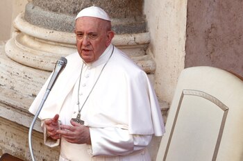 El Papa Francisco durante una audiencia general en el patio de San Dámaso en una fotografía de archivo (Reuters)