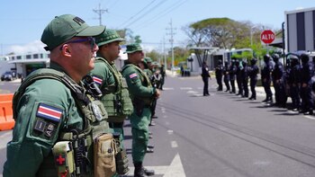 Oficiales de la Policía de Fronteras fueron capacitados para operar los escáneres donados. Cortesía: Ministerio de Seguridad Pública
