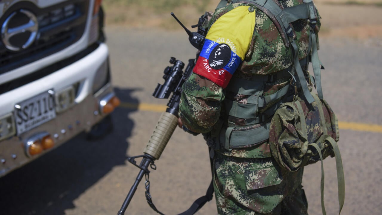 Imagen de referencia - El fuego cruzado entre disidencias de las Farc y el Ejército Nacional mantiene a cientos de familias en confinamiento forzado - crédito Edwin Rodríguez/AP Foto