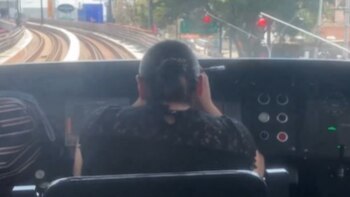 La conductora fue grabada y