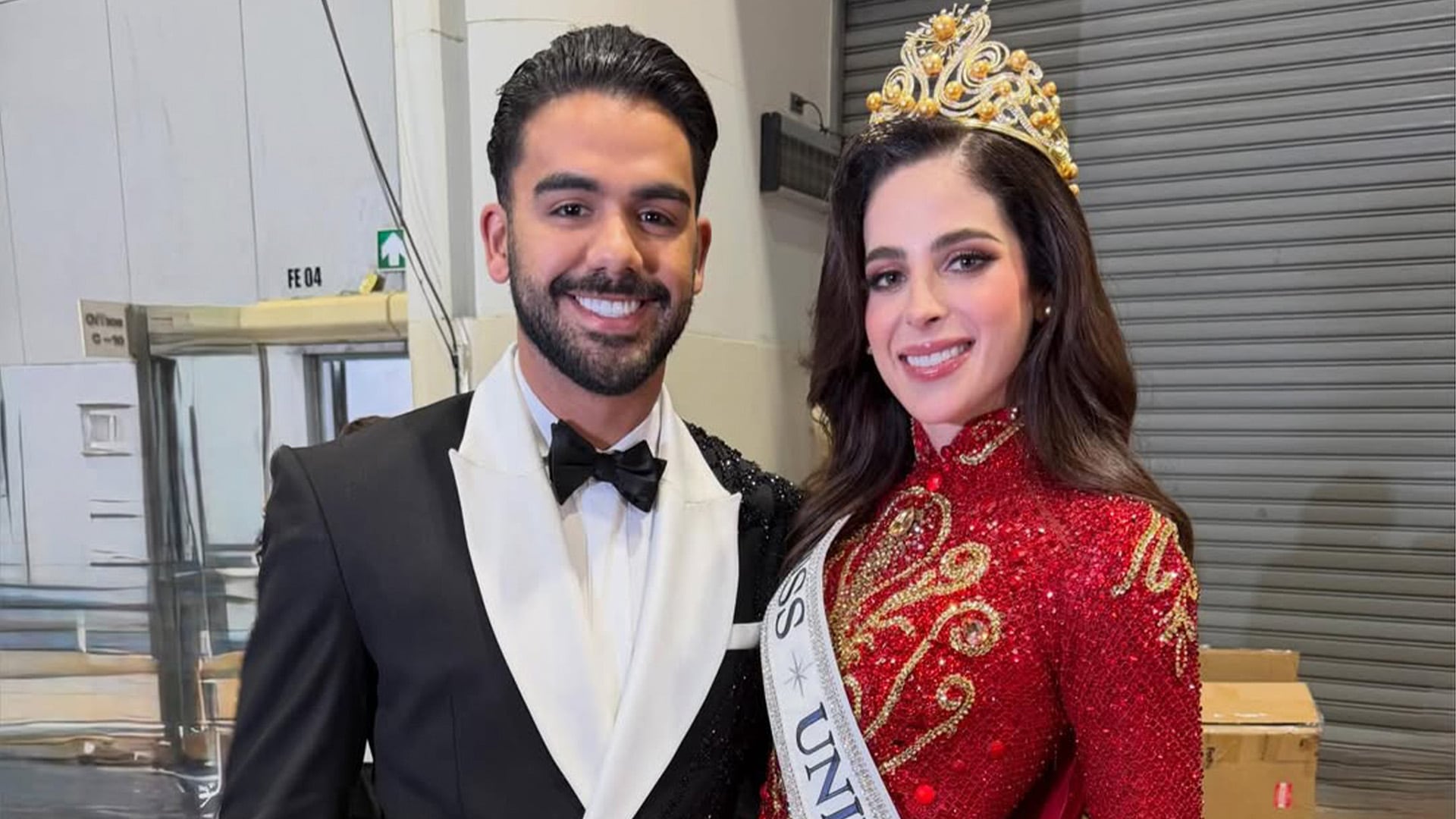 El presentador hizo preguntas incómodas a la Miss Universo. (Instagram/@carlosadyan)