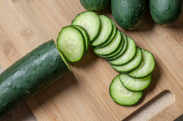 Pepino Con 96% de agua, el pepino mantiene la bilis fluida y sus flavonoides calman la inflamación en las paredes de la vesícula y los conductos biliares. Foto: (iStock)