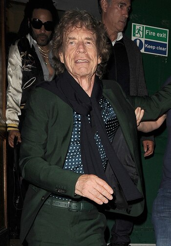 Mick Jagger lució un traje