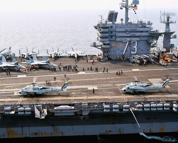 El portaaviones nuclear USS George