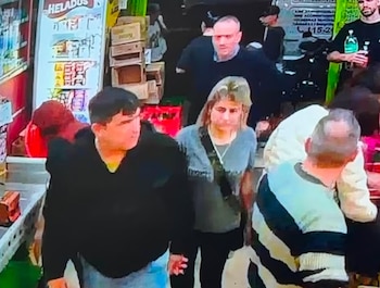Ayala y Amado en el supermercado, horas antes del crimen de Jian Chen