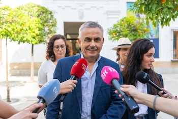 25/09/2026 El portavoz adjunto del Grupo Parlamentario Vox Extremadura, Ángel Pelayo Gordillo, atiende a los medios de comunicación en el patio de la Asamblea.
POLITICA ESPAÑA EUROPA EXTREMADURA
VOX