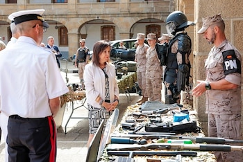 25/09/2026 Margarita Robles visita en Ferrol el Tercio Norte de la Armada y agradece su labor "como garante de la seguridad".
La Ministra de Defensa, Margarita Robles, ha visitado este viernes en Ferrol (A Coruña), el Tercio Norte (TERNOR) de la Armada, en el acuartelamiento de Nuestra Señora de los Dolores, y ha agradecido la labor de esta unidad "como garante de la seguridad".
POLITICA GALICIA ESPAÑA EUROPA A CORUÑA AUTONOMÍAS
MINISTERIO DE DEFENSA