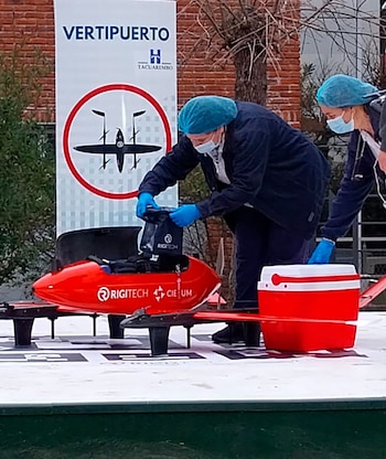 El Hospital de Tacuarembó, al norte de Uruguay, estrenó un dron que sirve para el traslado de leche materna