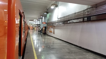 ¿Qué está pasando en el Metro y Metrobús hoy 23 de octubre?
