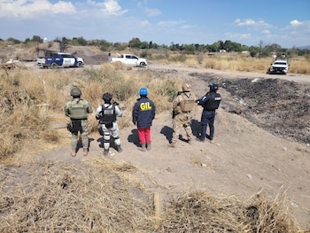 Aseguran 25 mil litros de huachicol y toma clandestina en Guanajuato