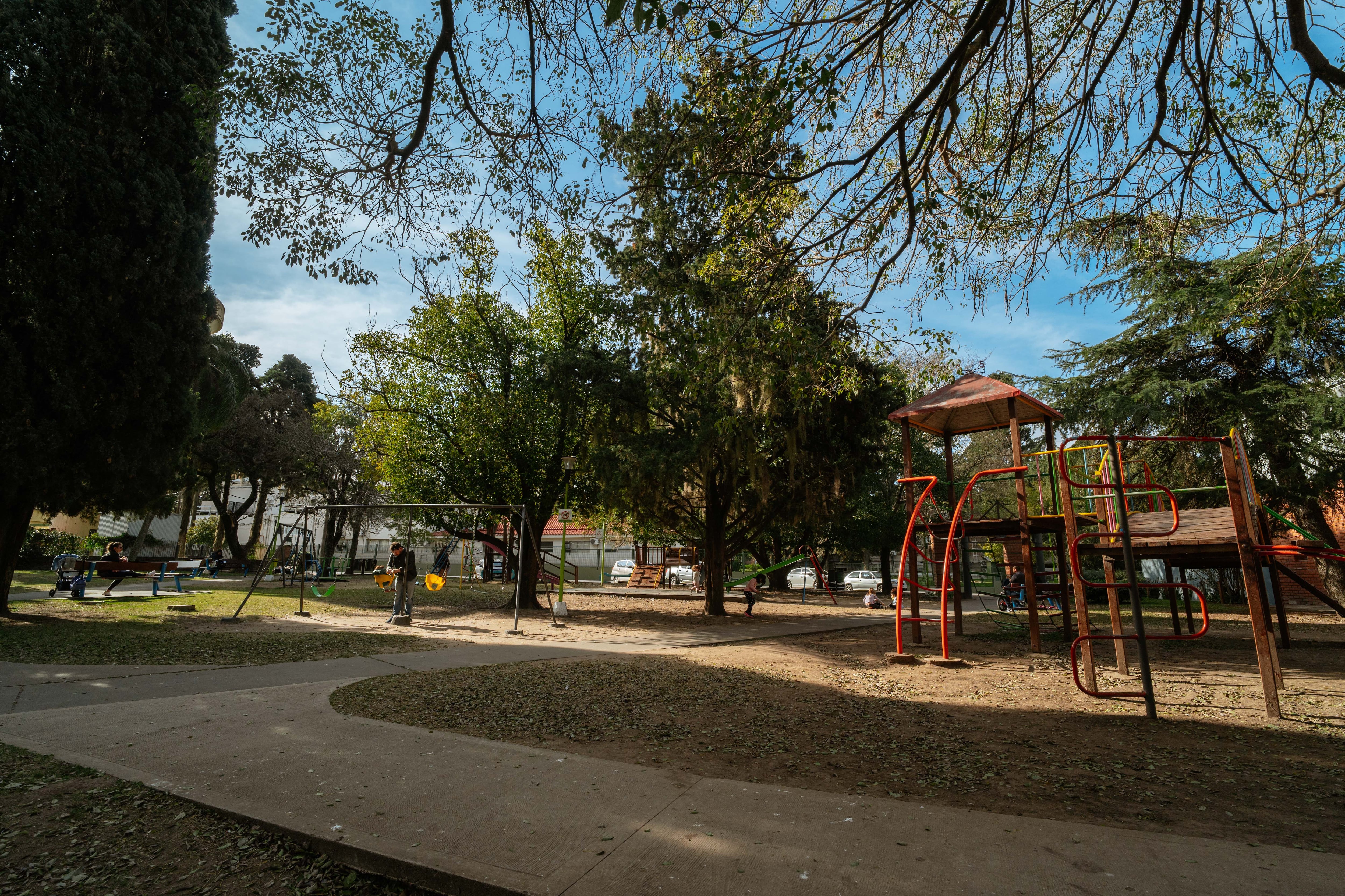 La ciudad tiene 13 geriátricos y una escuela primaria con 550 alumnos