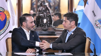 Axel Kicillof llegó a Corrientes, se reunió con el gobernador Juan Pablo Valdés y desarrolló agenda política de cara al 2027