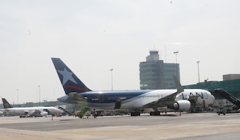 Indecopi recomienda acudir al aeropuerto con suficiente anticipación: dos horas antes en vuelos nacionales y tres horas en vuelos internacionales.