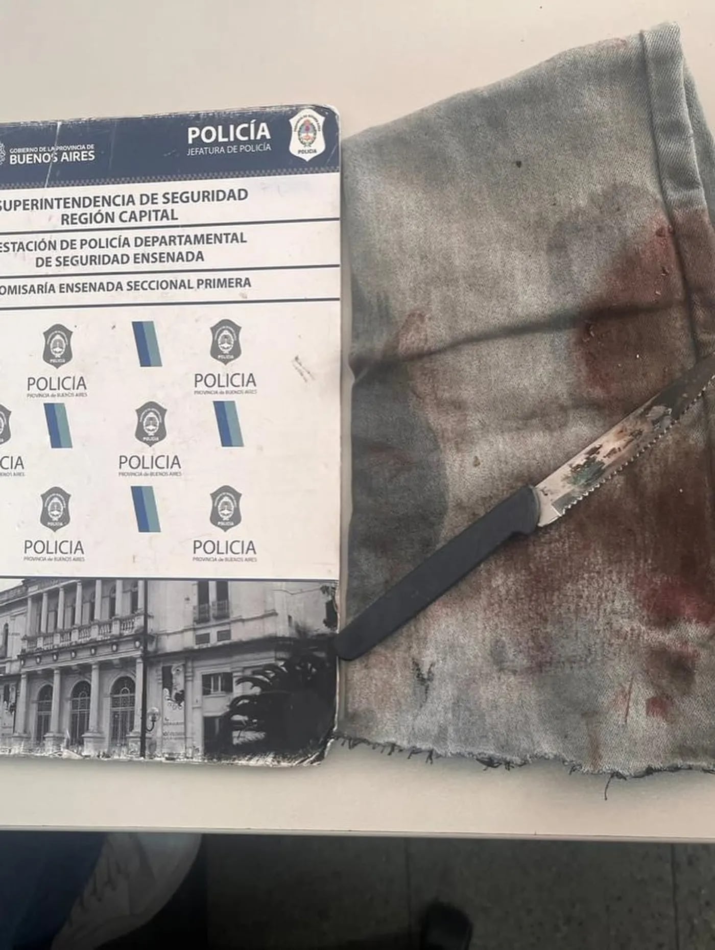 El joven herido permanece internado en el Hospital Horacio Cestino bajo observación médica y su estado sigue siendo reservado