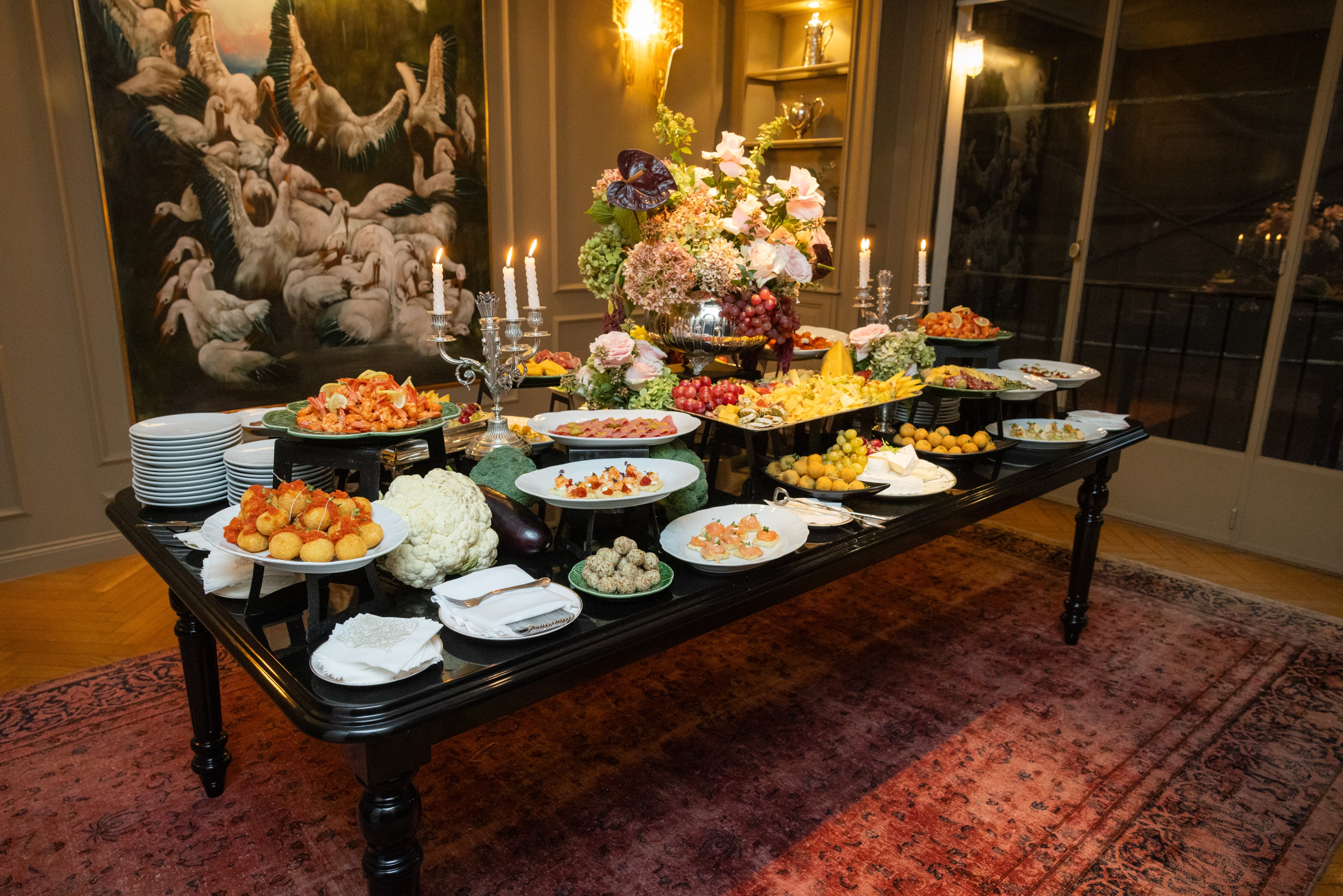 La velada incluyó una cena íntima y un cóctel a cargo de Faena Catering, realzando la experiencia sensorial de la presentación