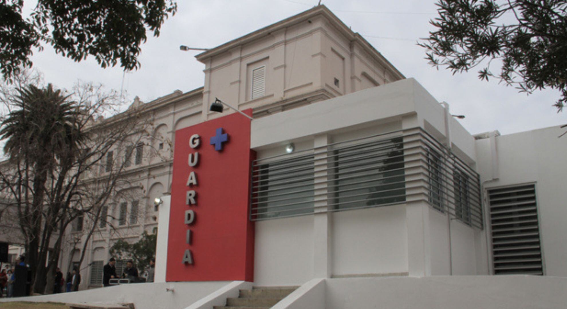 Luego de que los servicios de emergencia lograran rescatarlo, el joven fue derivado al centro de salud más cercano