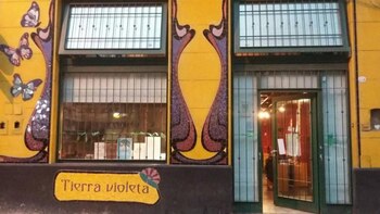 Biblioteca Feminaria y de Tierra Violeta