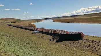 Descarriló la locomotora de YCRT