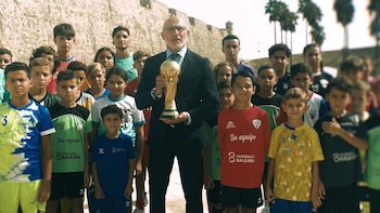 Luis de la Fuente anuncia su primera lista tras el Mundial con un guiño a Ceuta: convoca a Josep Martínez y a Roberto Fernández y vuelve Huijsen