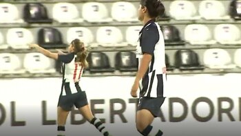 Anais Vilca anotó gol histórico