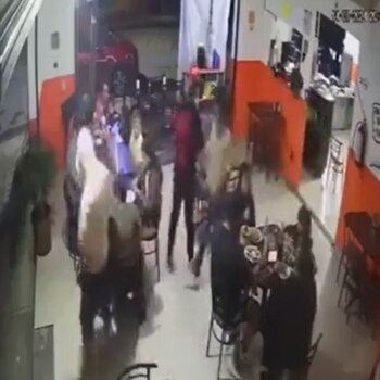 El menor supuestamente asaltó dentro