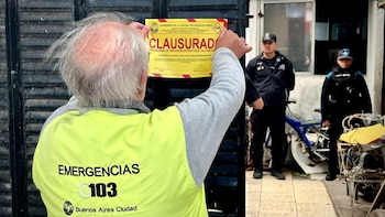 Rescataron a 17 menores de un taller clandestino que funcionaba en una casa usurpada de Parque Chas: hay un detenido