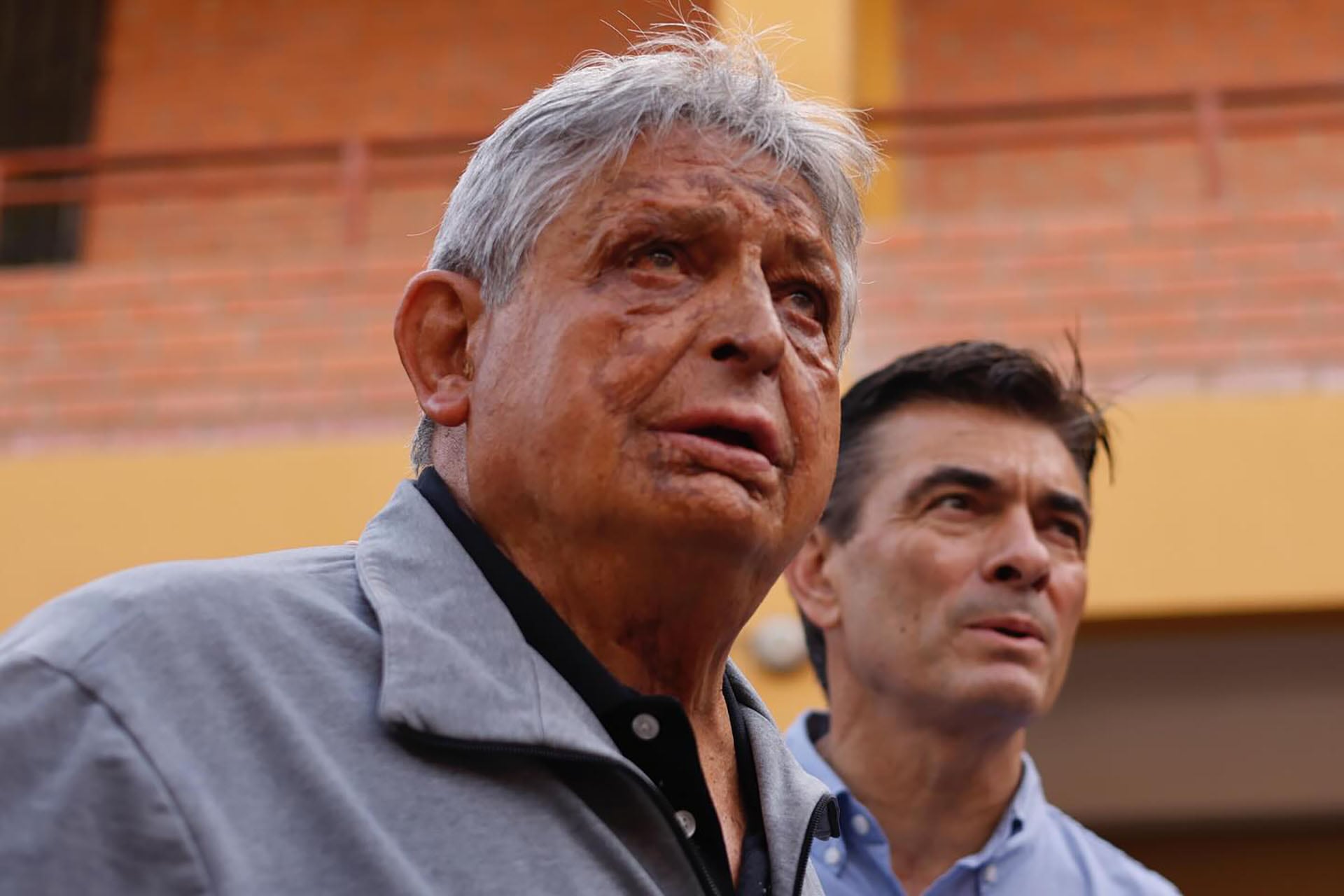 El presidente de Bolivia, Rodrigo Paz Pereira, junto a su padre, el exmandatario Jaime Paz Zamora (1989-1993)