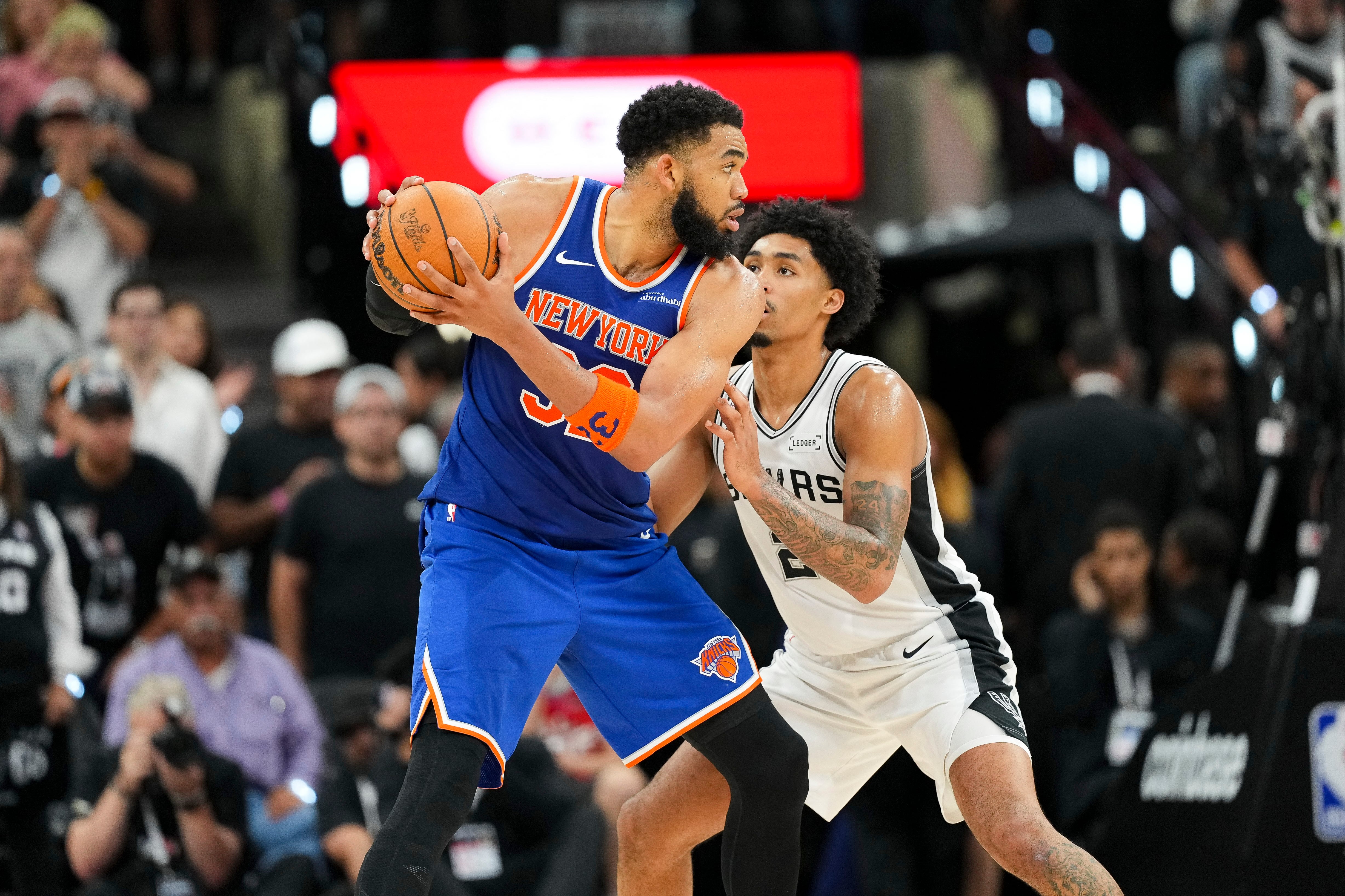 Karl-Anthony Towns lideró a los Knicks con 21 puntos y 13 rebotes - crédito Scott Wachter/Imagn Images