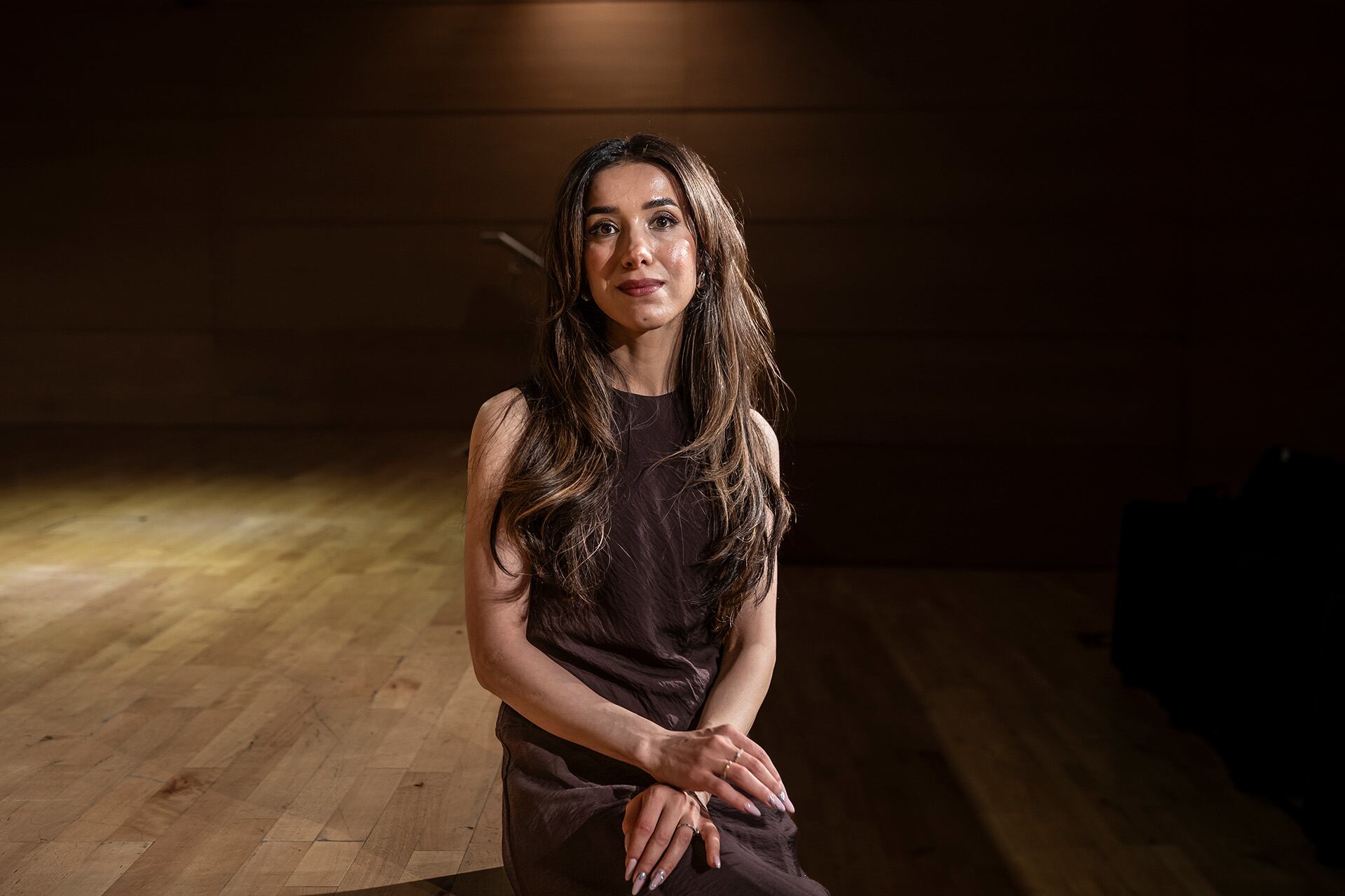 Nadia Murad participó de una conversación pública, el 10 de junio pasado, en Madrid, España, invitada en el ciclo “Mujeres contra la impunidad” que es una iniciativa de La Casa Encendida de la Fundación Montemadrid y de la Asociación de Mujeres de Guatemala AMG a cargo de la jurista Adilia de las Mercedes