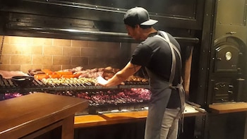 Tomás colgó el traje abogado