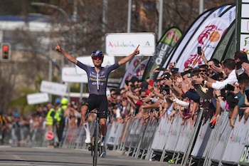 El ciclista británico Tom Pidcock del Pinarello Q36.5 vencedor de la quinta y última etapa de la Vuelta ciclista Andalucía, el pasado 20 de febrero. EFE/ Rafa Alcaide