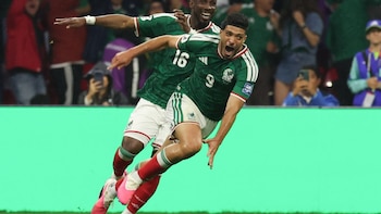 Raúl Jiménez cada vez más cerca de ser el máximo goleador de México ¿Cuántos goles le faltan para igualar a Chicharito?