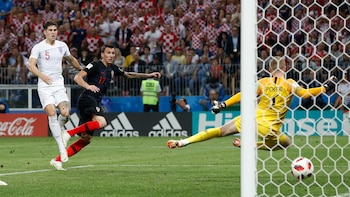 Mario Mandzukic anotó el tanto que firmó el primer pase a la final de un Mundial para Croacia. Crédito: REUTERS/Darren Staples