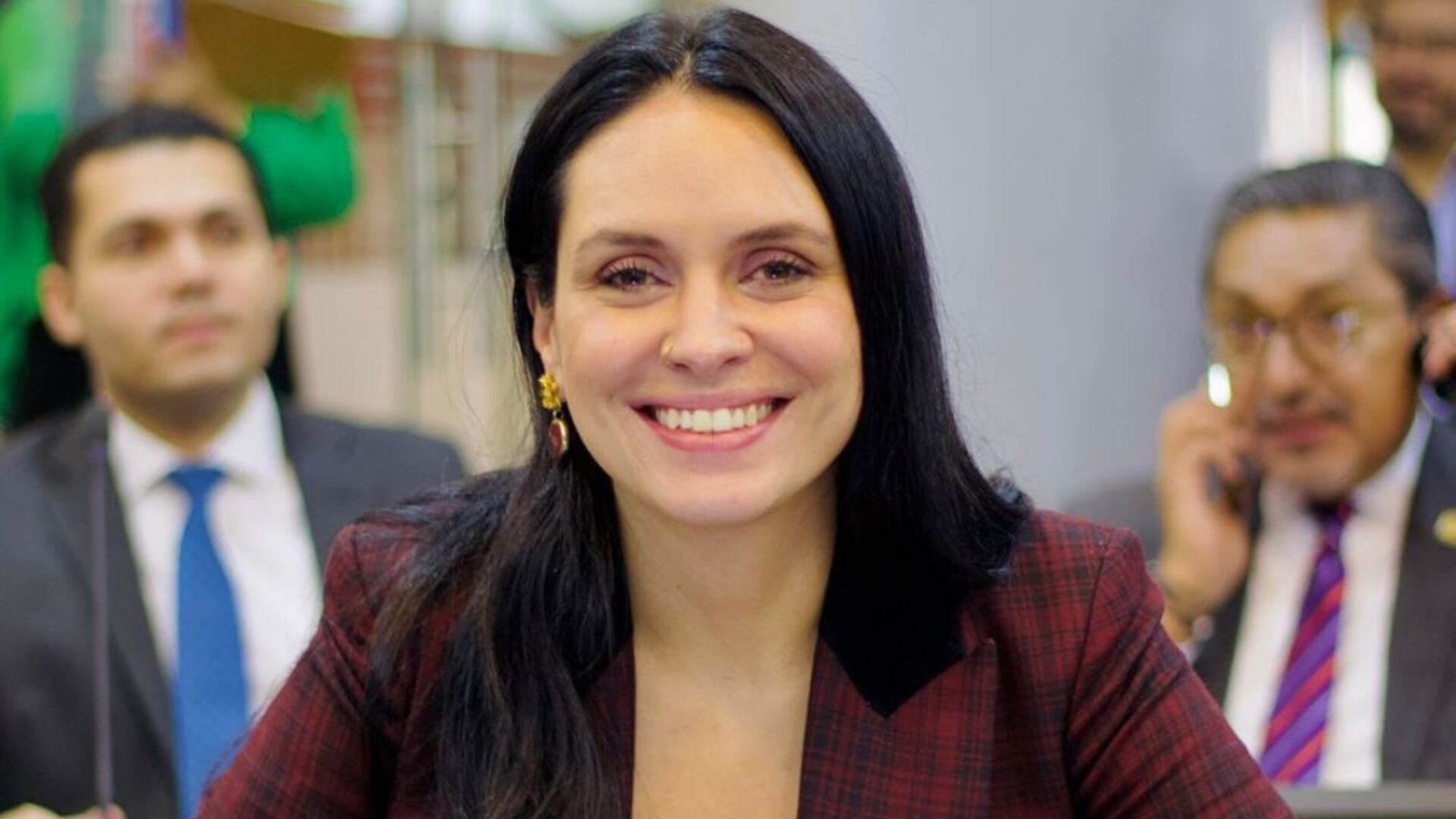 María del Mar Pizarro, senadora de la República, cuestionó la gestión de permisos del centro de eventos Vive Claro y pidió transparencia a la Alcaldía de Bogotá - crédito marpizarro.com/Web